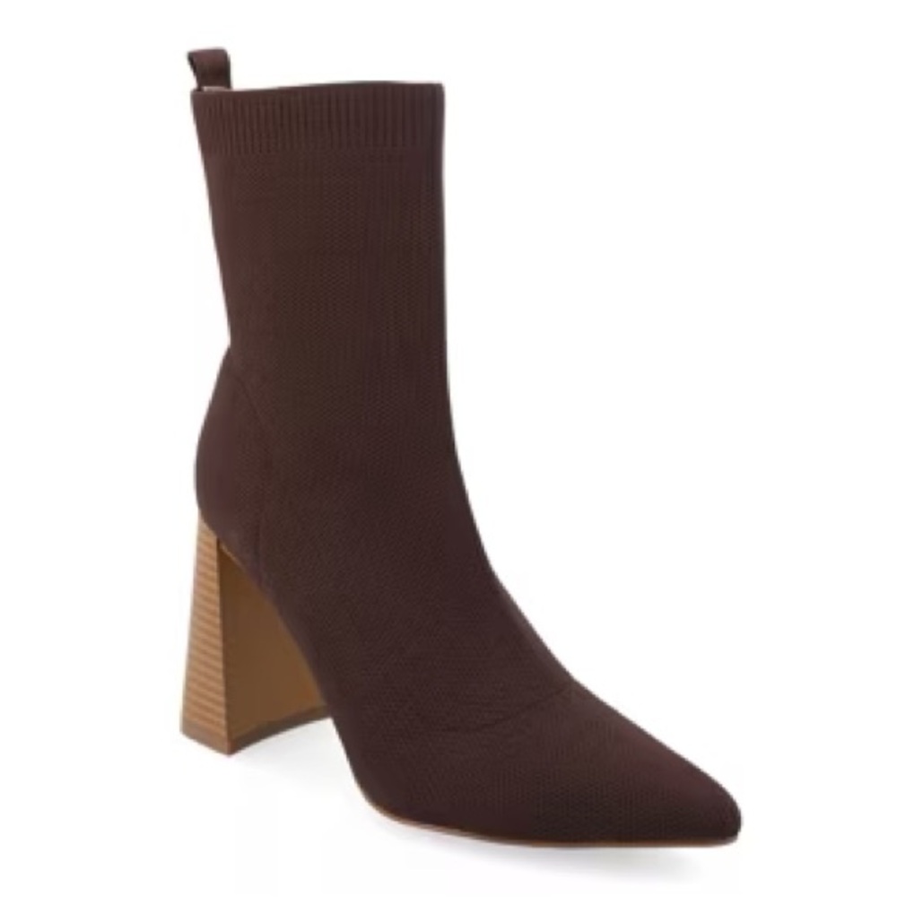 NWT Brown Journee Noralinn Bootie size 6W